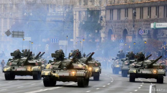 Ukrajina oslávila 25 rokov nezávislosti demonštráciou vojenskej sily