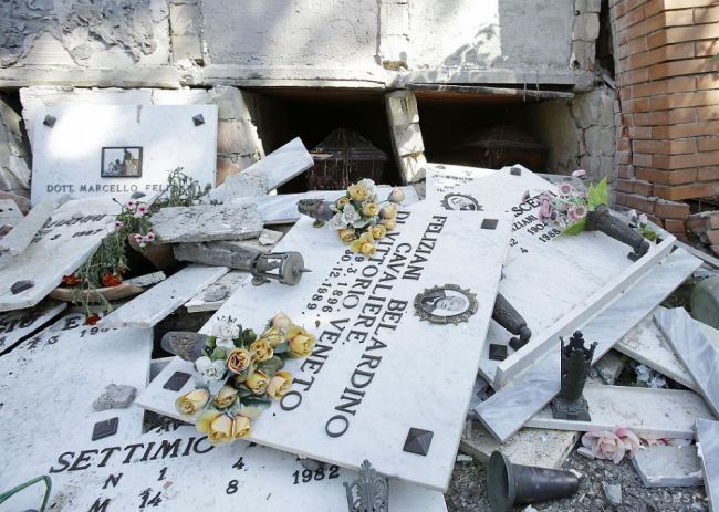 VIDEO: Taliansko má štátny smútok, zemetrasenie zabilo už 290 ľudí