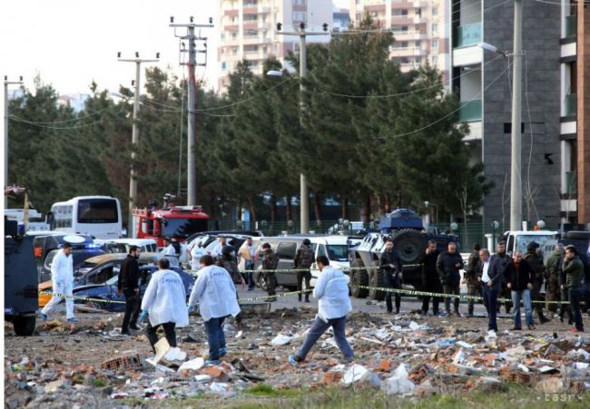Pri ďalšom tureckom útoku v Sýrii zahynulo najmenej 15 civilistov