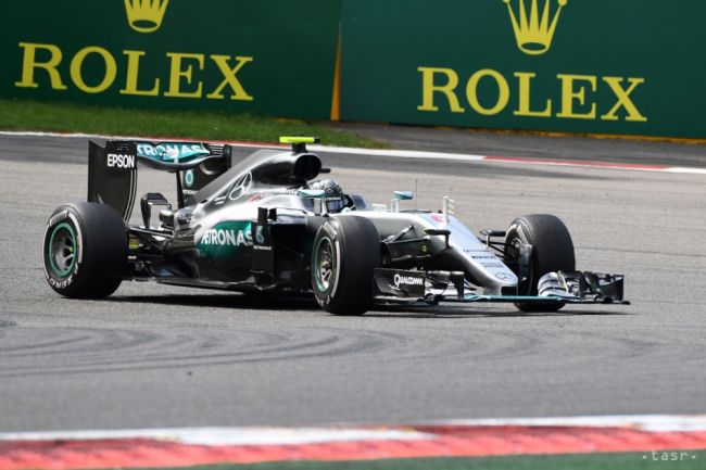 Nico Rosberg zvíťazil na divokej Veľkej cene Belgicka