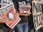 Odstúpenie R. Kaliňáka žiadalo na proteste približne 300 ľudí