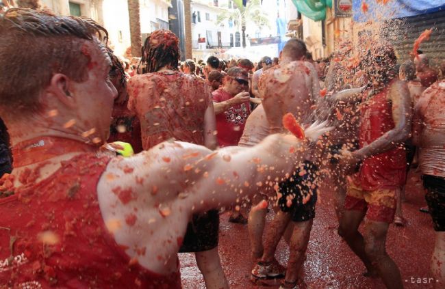 V meste Buňol sa konala tradičná rajčinová bitka La Tomatina