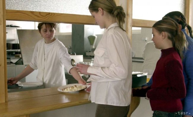 Deti ZŠ Mateja Bela v Šamoríne sa môžu tešiť na novú jedáleň