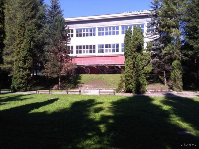 Košickí študenti architektúry so žiakmi pretvárajú školský dvor