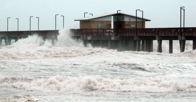 Americké úrady varovali štáty na východnom pobreží pred búrkou Hermine