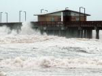Americké úrady varovali štáty na východnom pobreží pred búrkou Hermine