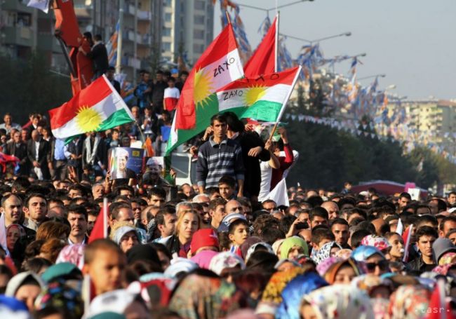 Proti Erdoganovi protestovalo v Kolíne 30.000 Kurdov