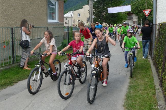 VIDEO: V Považskom Chlmci sa bicyklovalo proti rakovine