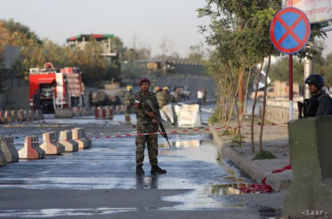 V Kábule zomrelo 24 ľudí, samovražedný talibančan mal uniformu vojaka