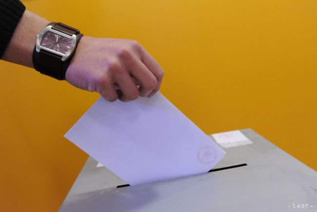 Rakúske voľby ohrozuje nedostatok obálok