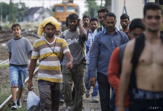 Migračný tlak na Európu vôbec neoslabuje, tvrdí maďarský analytik