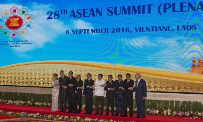 V Laose sa začal summit Združenia krajín juhovýchodnej Ázie