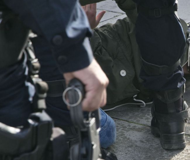 V Česku zadržali hľadaného anarchistu, za útoky mu hrozí 10 rokov