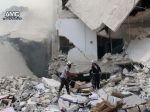 Sýrski aktivisti: Vrtuľníky zhodili na Aleppo zrejme nádoby s chlórom