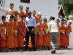 Barack Obama navštívil budhistický chrám v Luang Prabangu