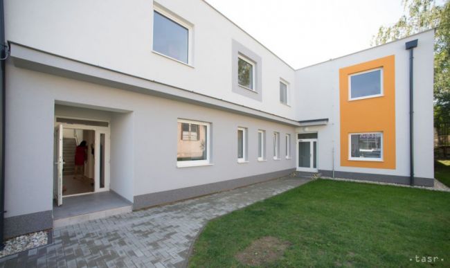 VIDEO: Mesto Nitra uviedlo do prevádzky nový azylový dom
