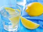 Prečo by ste nikdy nemali žiadať o plátok citróna v pití