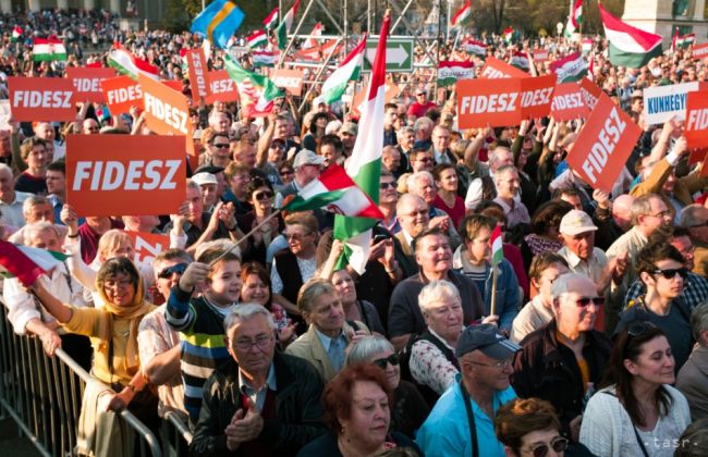 Pred októbrovým referendom Fidesz pritvrdzuje kampaň