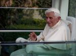 V autobiografii priznal ex pápež Benedikt problémy s riadením Vatikánu