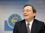 Menová politika ECB je efektívna, tvrdí šéf Draghi