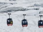 VIDEO: Pasažieri z lanovky v masíve Mont Blancu sú v bezpečí