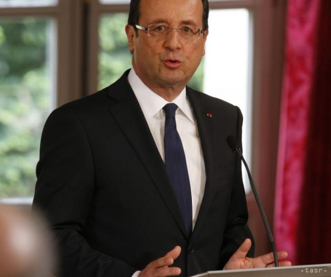 Hollande: Prekazili sme teroristický útok v Paríži