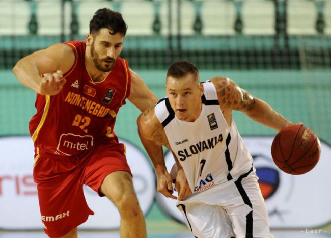 Slovenskí basketbalisti sa trápili s Čiernou Horou.Prehrali o 37 bodov