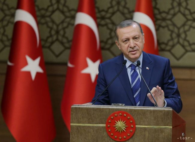 Erdogan: Kurdskí militanti sa snažia narušiť tureckú operáciu v Sýrii