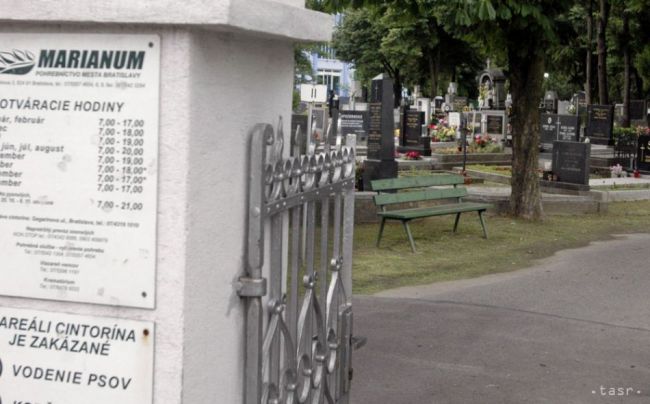 Piatkové obmedzenia môžu skomplikovať aj pohreby v Bratislave