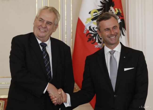 Zeman a rakúsky prezidentský kandidát Hofer chcú posilniť stred Európy