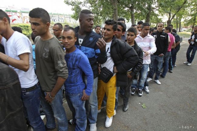 A. Vulin: Srbsko by malo proti migrantom použiť drastickejšie metódy