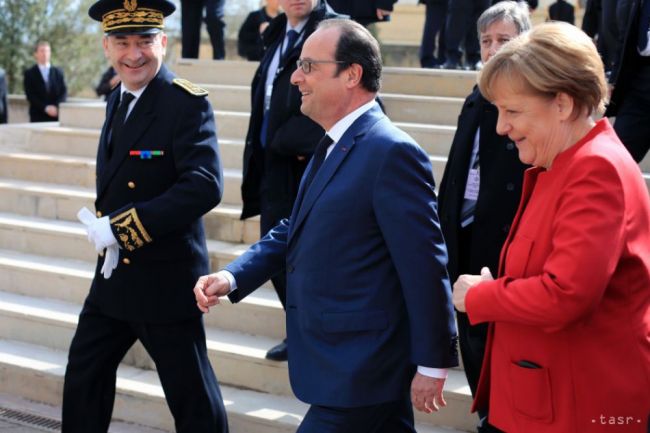 Merkelová sa ešte pred summitom v Bratislave stretne s Hollandom