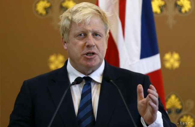 Johnson: Británia naďalej podporuje zachovanie sankcií voči Rusku