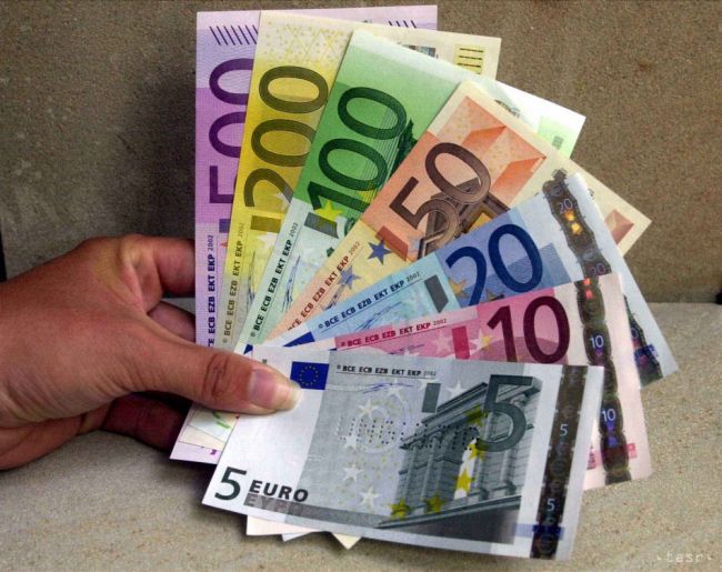 Na Slovensko prichádza prvá splátka eurofondov vyše 100 miliónov eur