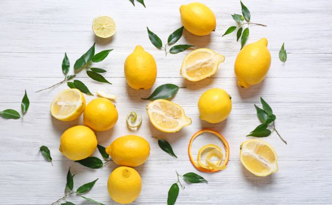 Poznáte tieto skvelé triky s citrónom?