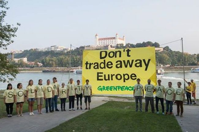 Nepredávajte Európu, vyzval Greenpeace európskych lídrov