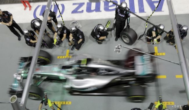 Nico Rosberg víťazom druhého piatkového tréningu VC Singapuru