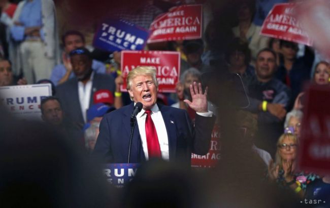 Trump uznal, že Obama je rodený Američan