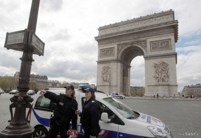 Poplach v centre Paríža bol falošný, držanie rukojemníkov nebolo