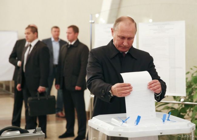 Vo voľbách zvíťazilo Jednotné Rusko, do Dumy sa dostali štyri strany