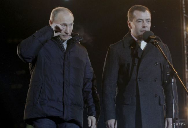 Medvedev a Putin označili výsledky Jednotného Ruska za dobré