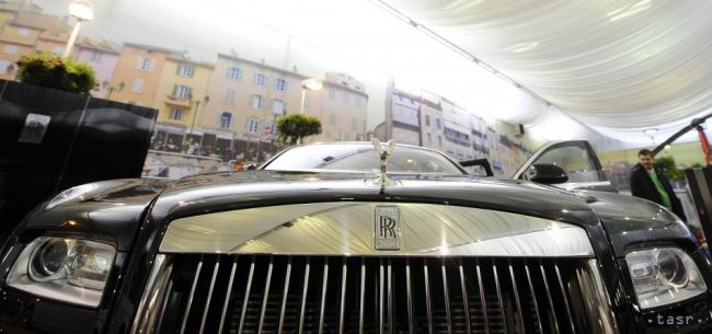 Rolls-Royce zruší ďalších 200 manažérskych pozícií