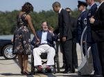 Kennedyho neter: Exprezident Bush starší bude voliť Clintonovú