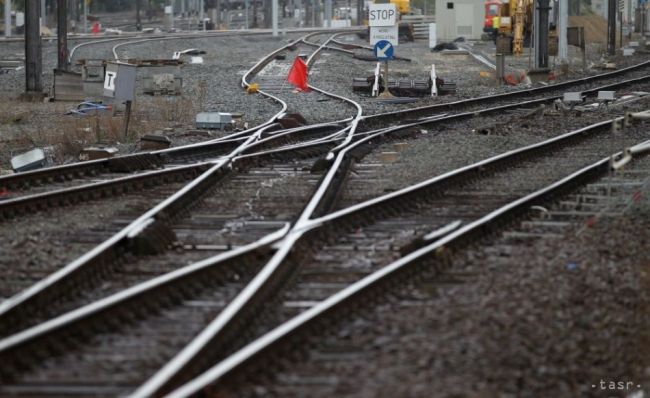 Na trati medzi Lučencom a Fiľakovom bude výluka vlakov