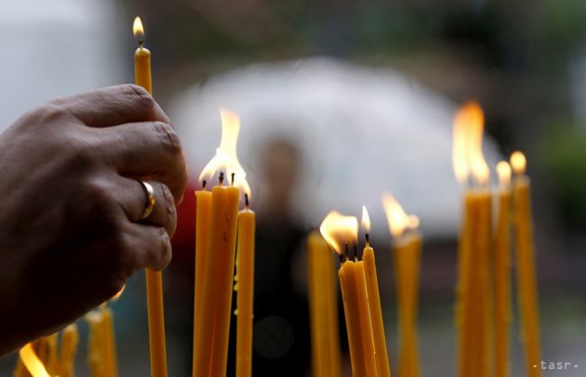 Pri nehode školského autobusu v Indii zahynulo najmenej osem detí