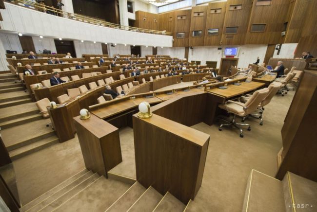 VIDEO: Poslanci odobrili klimatickú dohodu z Paríža