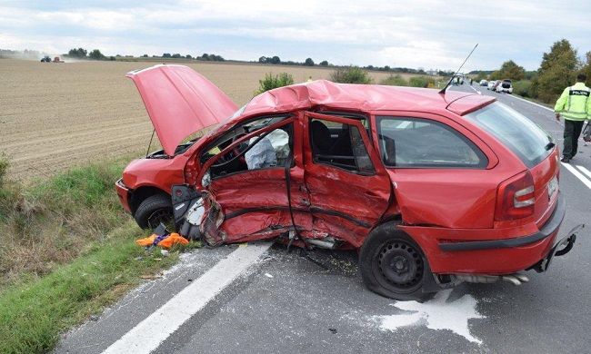 FOTO: Pri Pincinej sa zrazili dve vozidlá, vodič zraneniam podľahol