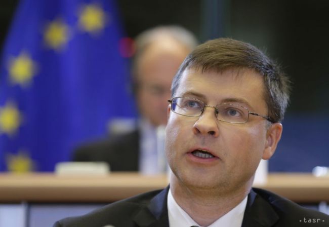 DOMBROVSKIS: Británia musí umožniť voľný pohyb osôb, ak chce na trh EÚ