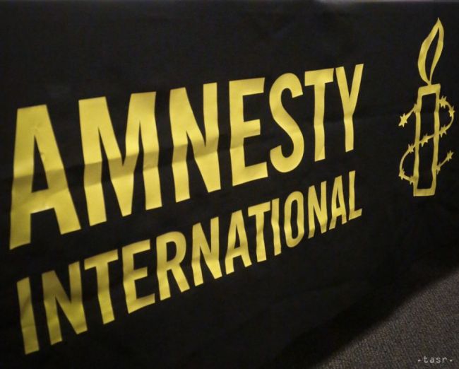 Amnesty international odsúdila podmienky pre migrantov v Grécku