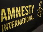 Amnesty international odsúdila podmienky pre migrantov v Grécku